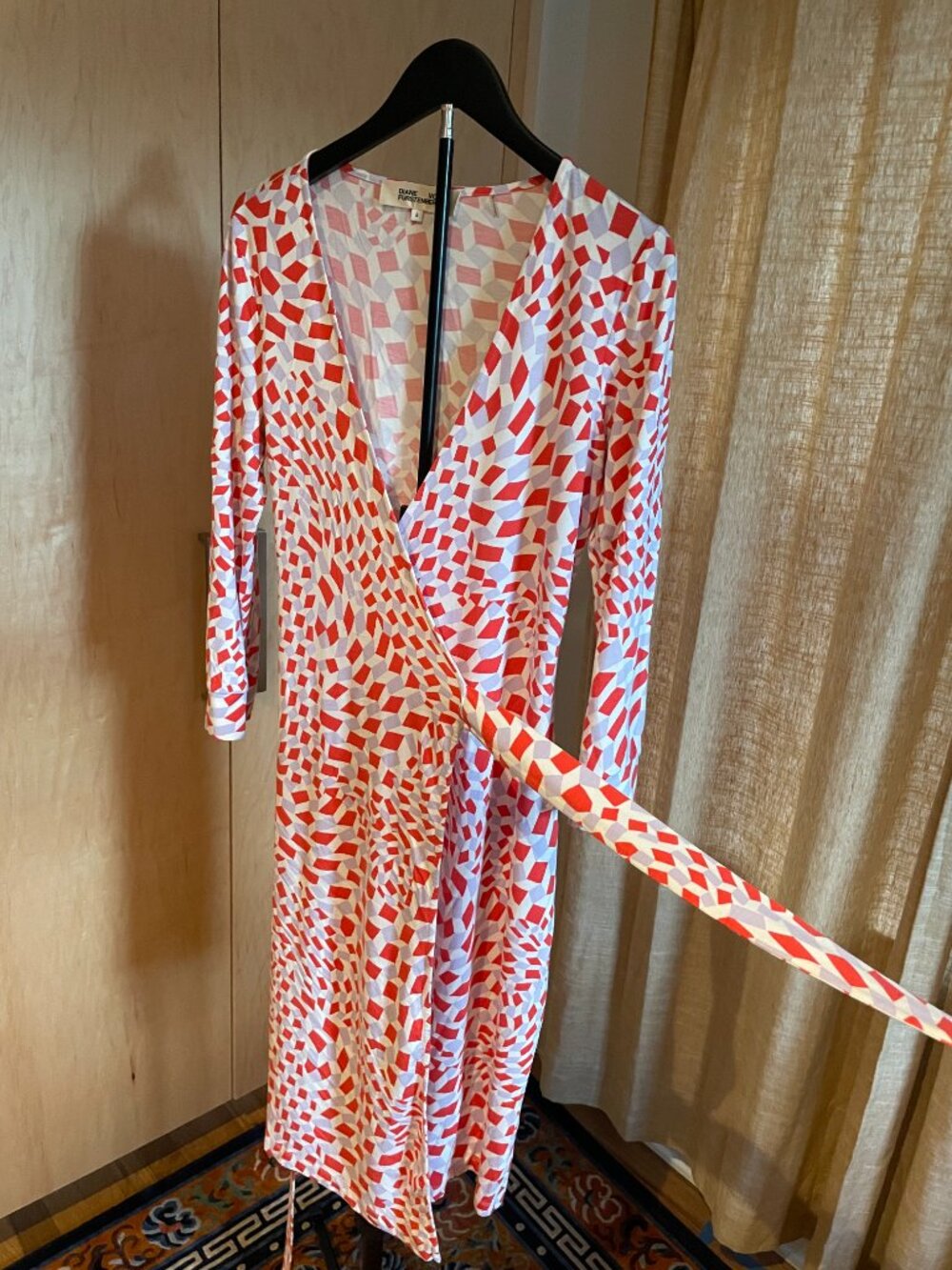 Classic DVF Wrap Dress - Picture 2 of 13